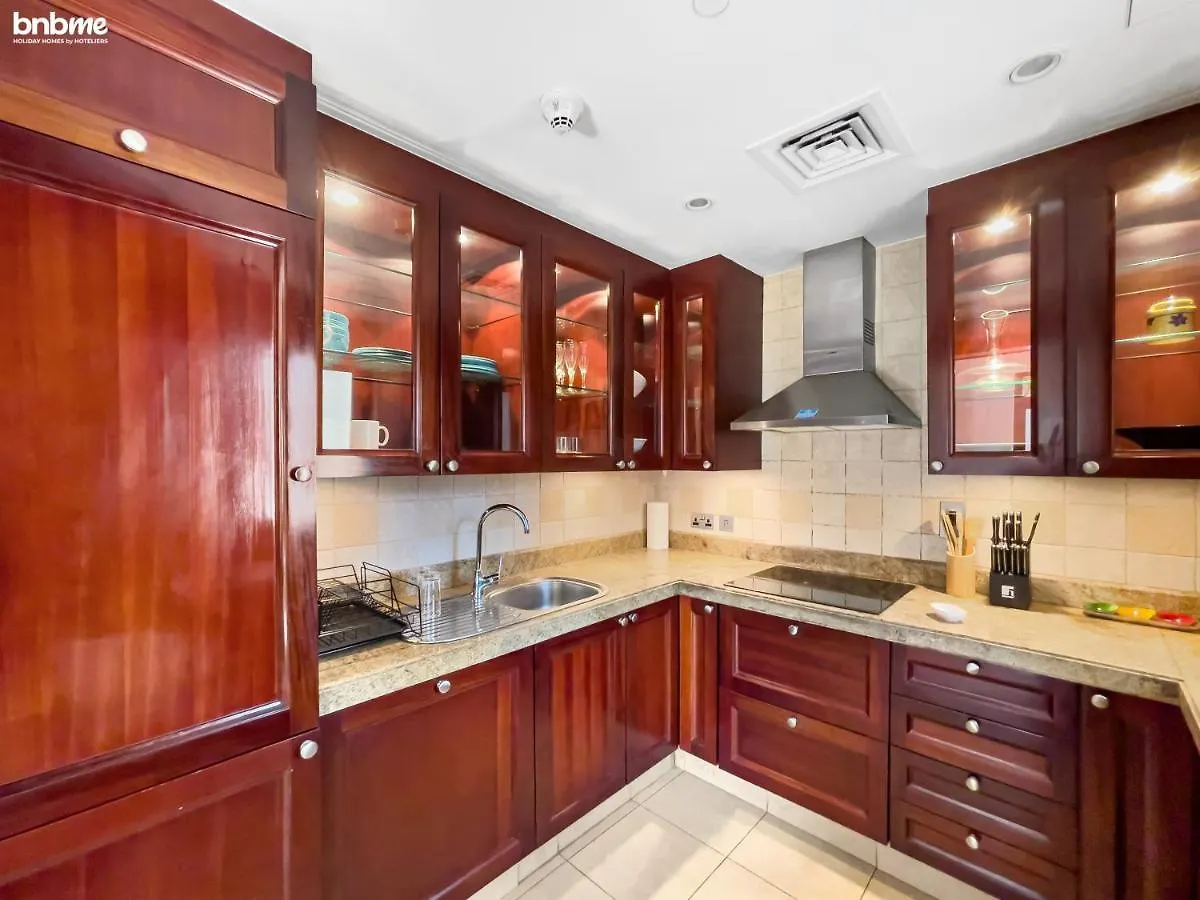 Bnbmehomes - Gorgeous 1-Br - Downtown Dubai - 203 United Arab Emirates